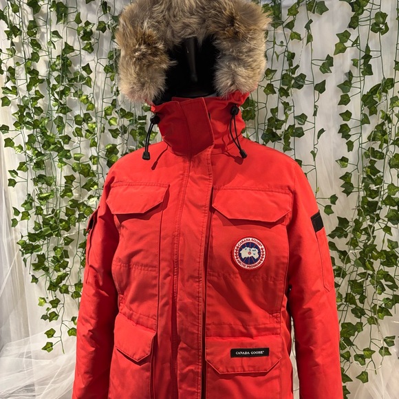 Women’s Canada Goose Expedition Parka - Picture 3 of 16